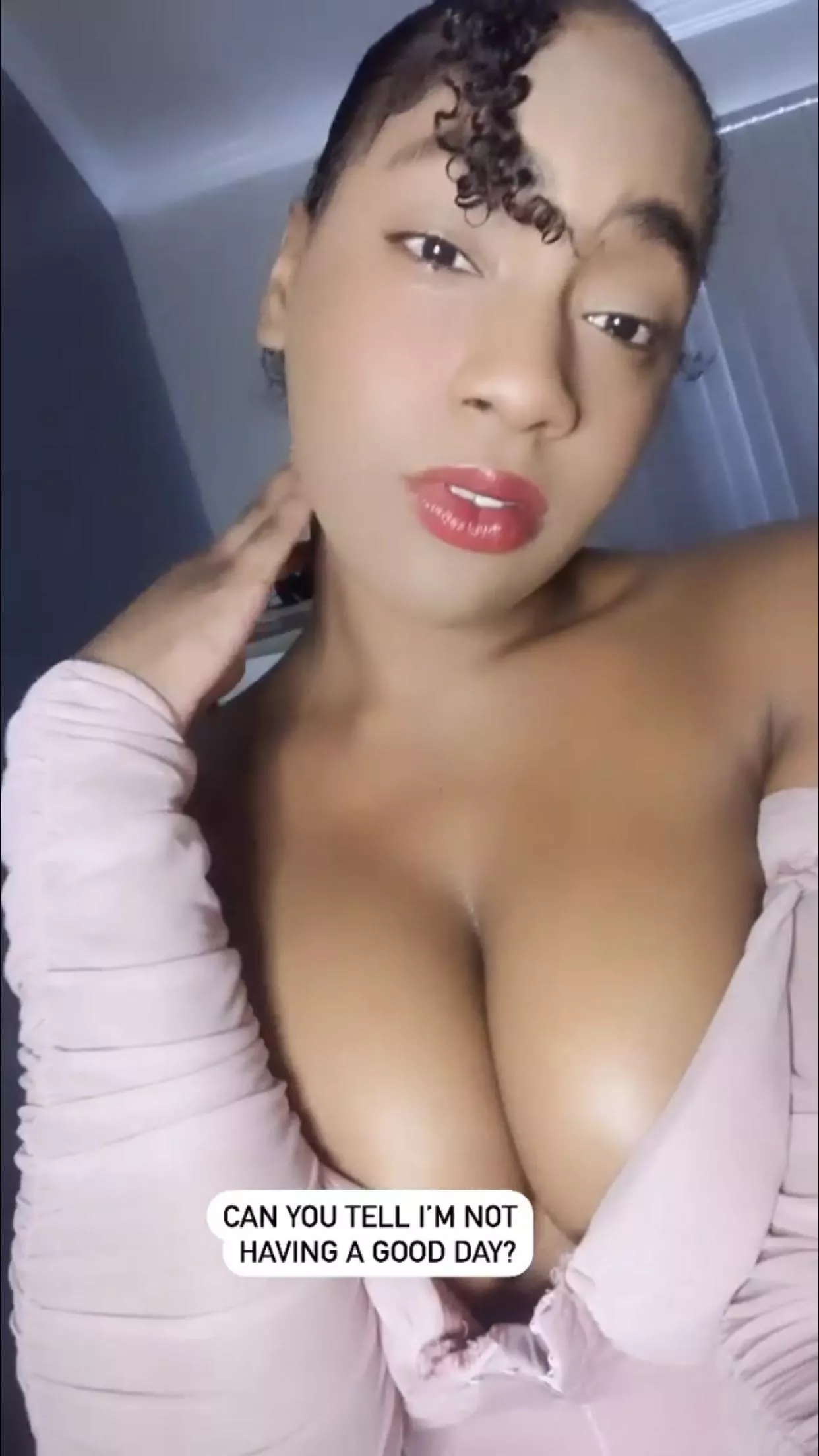 Begging someone to come cheer me up… 🥺💦