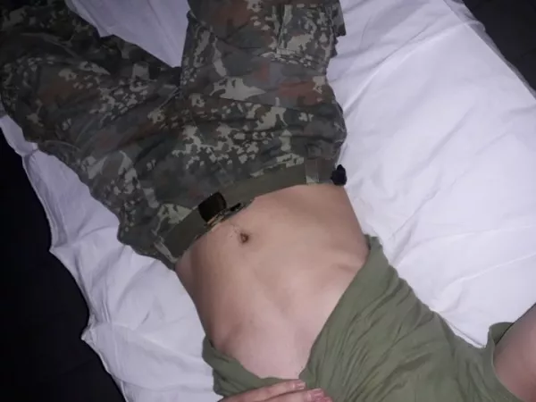 Being horny in the barracks π©π© Being horny in the barracks π©π©