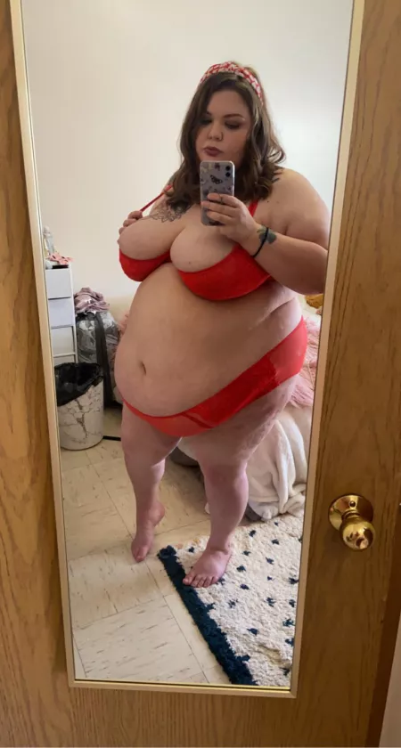 Belly queen π