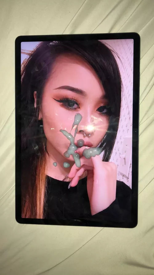 Berry won my cum trib contest. Such a good load for a hot babe