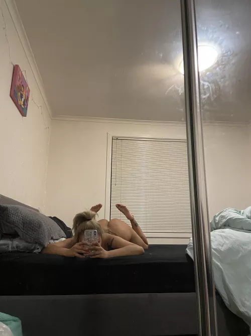 Best of both worlds - my bum and my feet š¤Ŗš¦