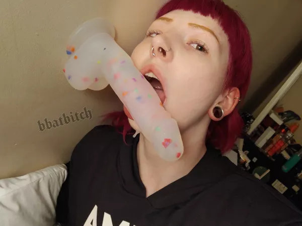 Bet you wish it was your cock I'm drooling on.. ?