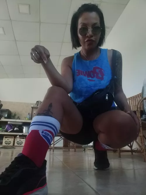 Betas line up under my feet to implore me to step on their balls 🥰 and it can't make me so happy to ignore them completely.