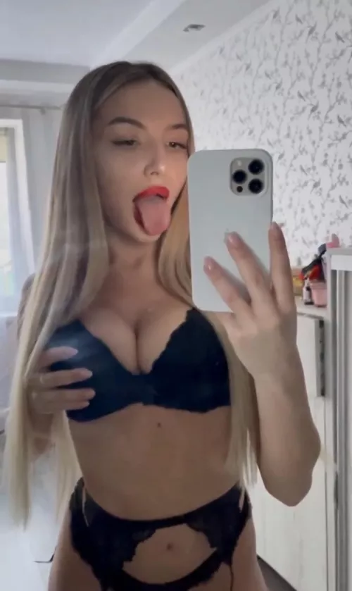 Better 3 size natural or 4 size silicone? 🧐