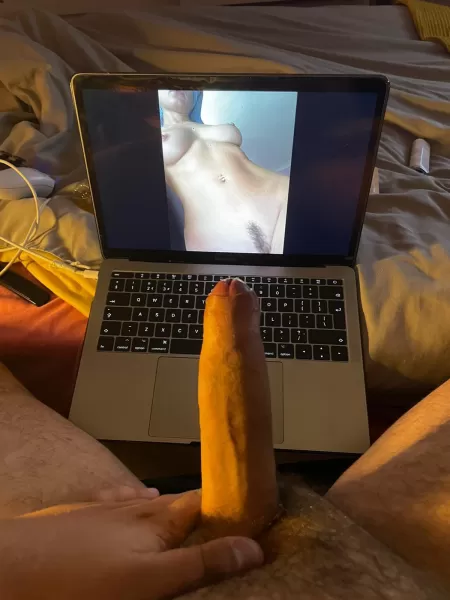 Bi 21 Any BWC or BBC want to stroke on live video together to my GF vids and nudes? She’s sleeping next to me right now … drop me a message I’m bi with 7.5 inch uncut cock