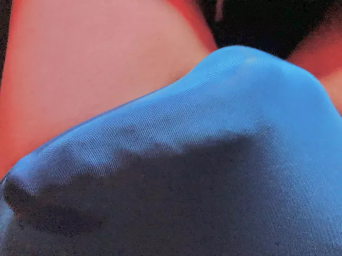 Bi curious here. Seeking chat friends