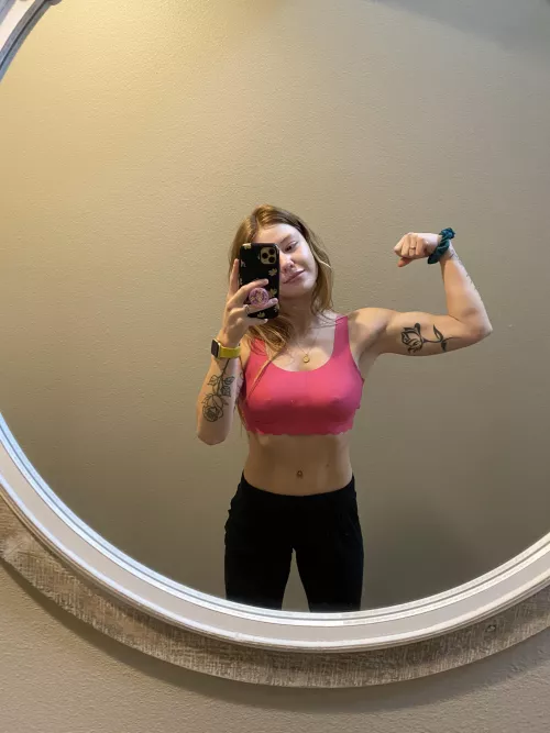 Biceps and boobs ๐๐ผ