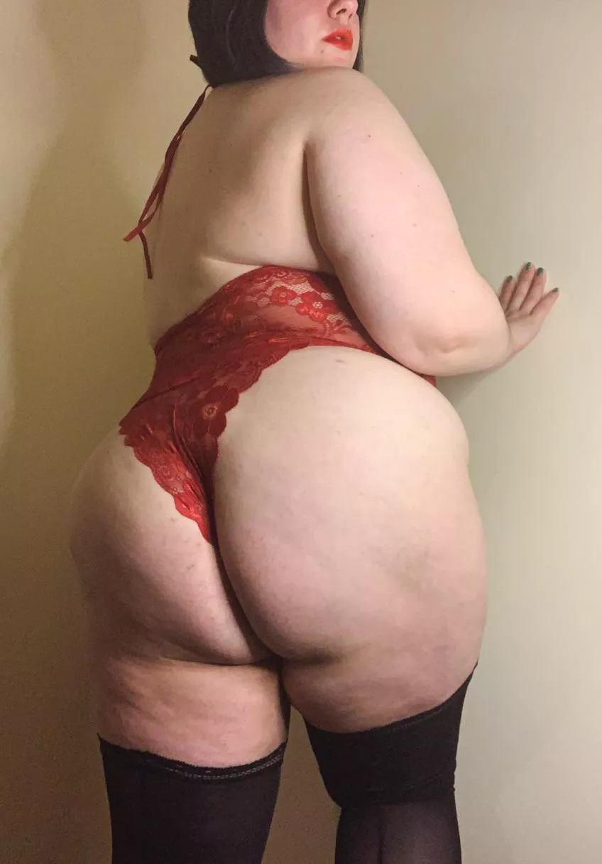 Big ass, tiny thong