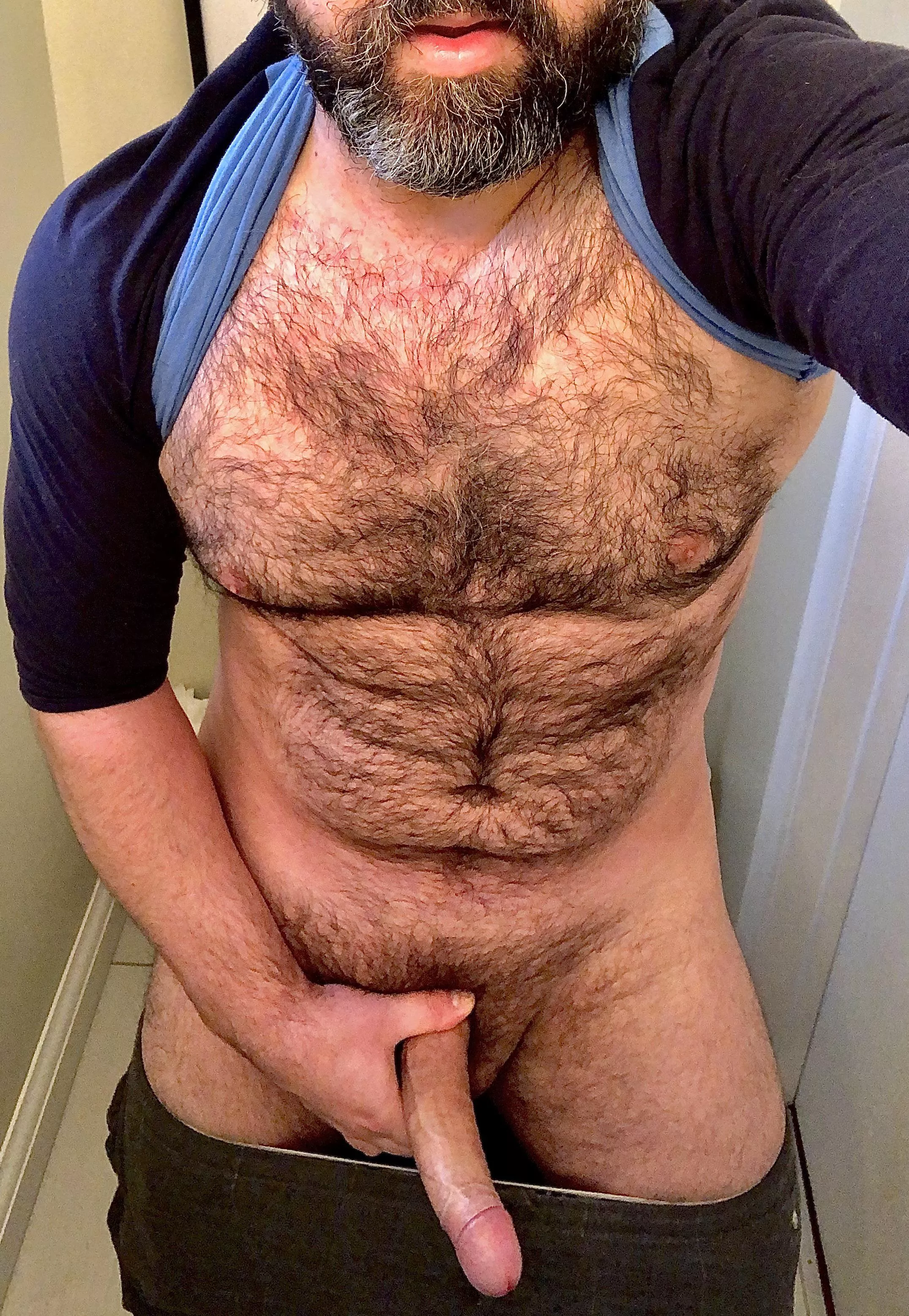 Big beard, big cock, and can get a bit vulgar with my dirty talk.