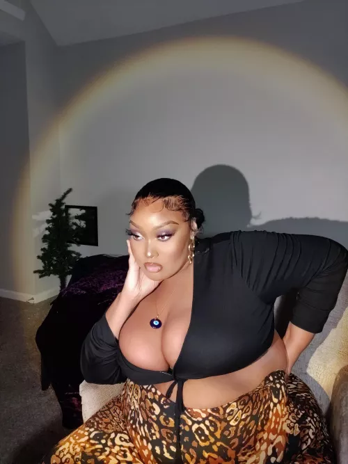 Big Bodied hottie. 🔥