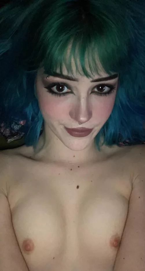 big boobs get a lot of love but small boobs take the cake for me π₯°