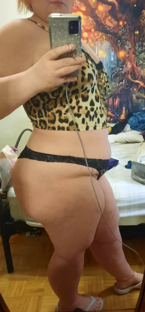 Big Booty BBW Bombshell MILF