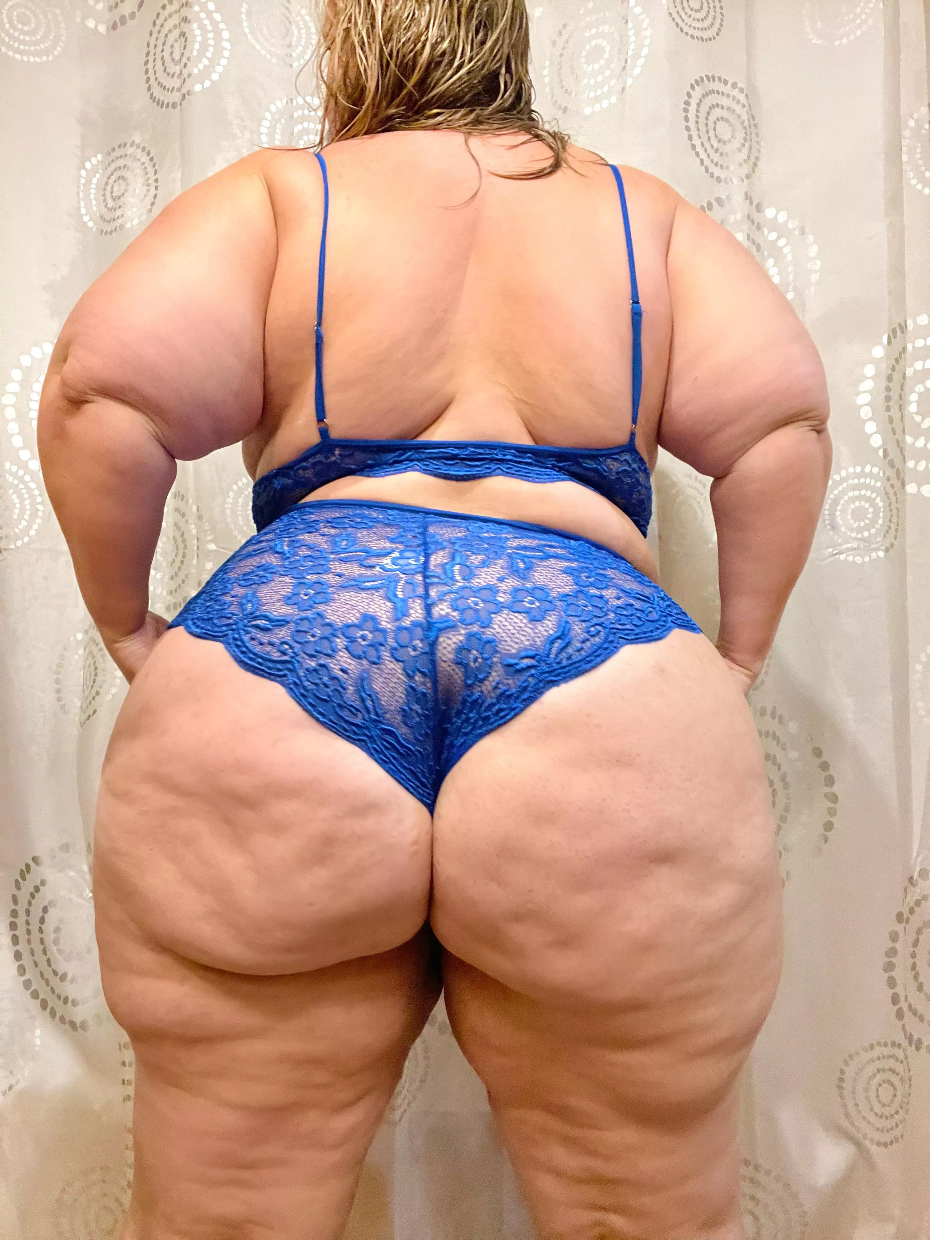 Big bum, big tits, big thighs, big arms