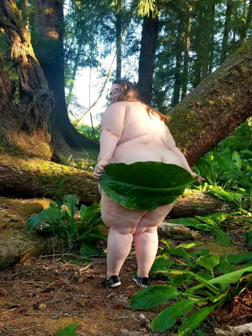 Big leaf 🍃 Big booty 🍑