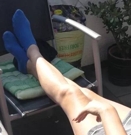 big milfy anklesock feet from my friends mother π€€π