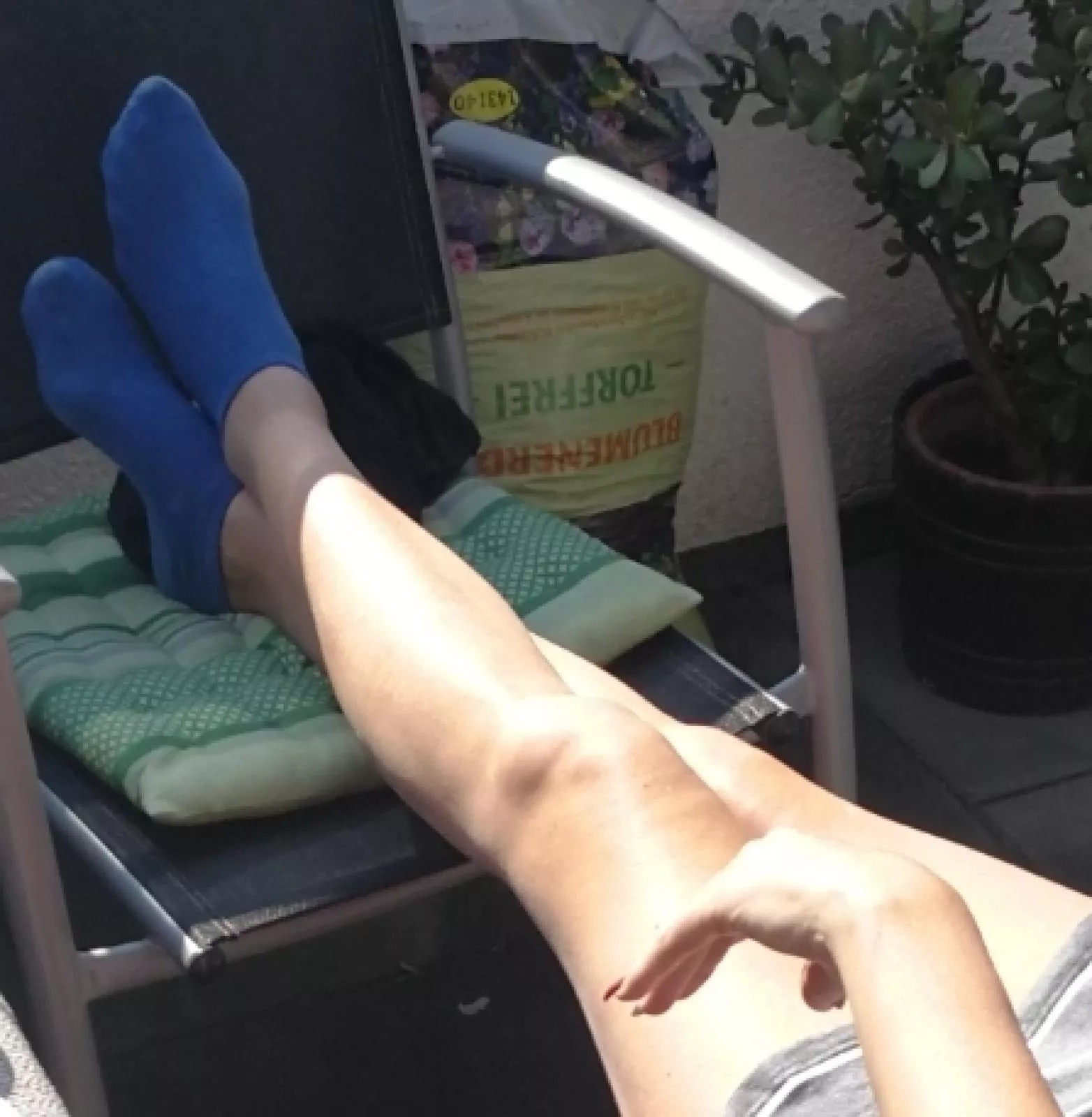 big milfy anklesock feet from my friends mother 🤤😋 big milfy anklesock feet from my friends mother 🤤😋