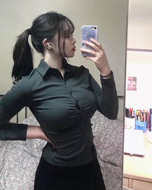 Big titties Asian (don't know her name, would be great if someone did)