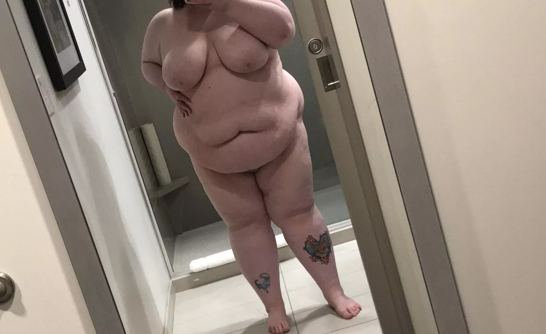 Big tittys and big belly 😍 Big tittys and big belly 😍