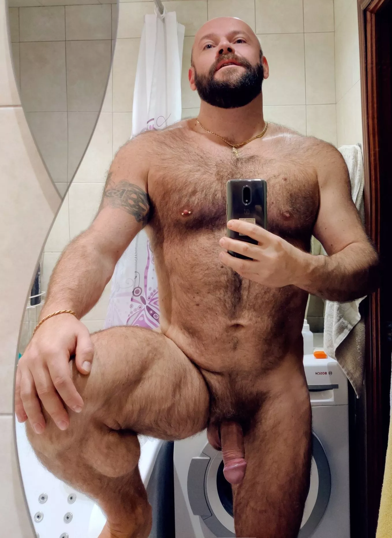 @BigHairyBear4 (Twitter) @BigHairyBear4 (Twitter)