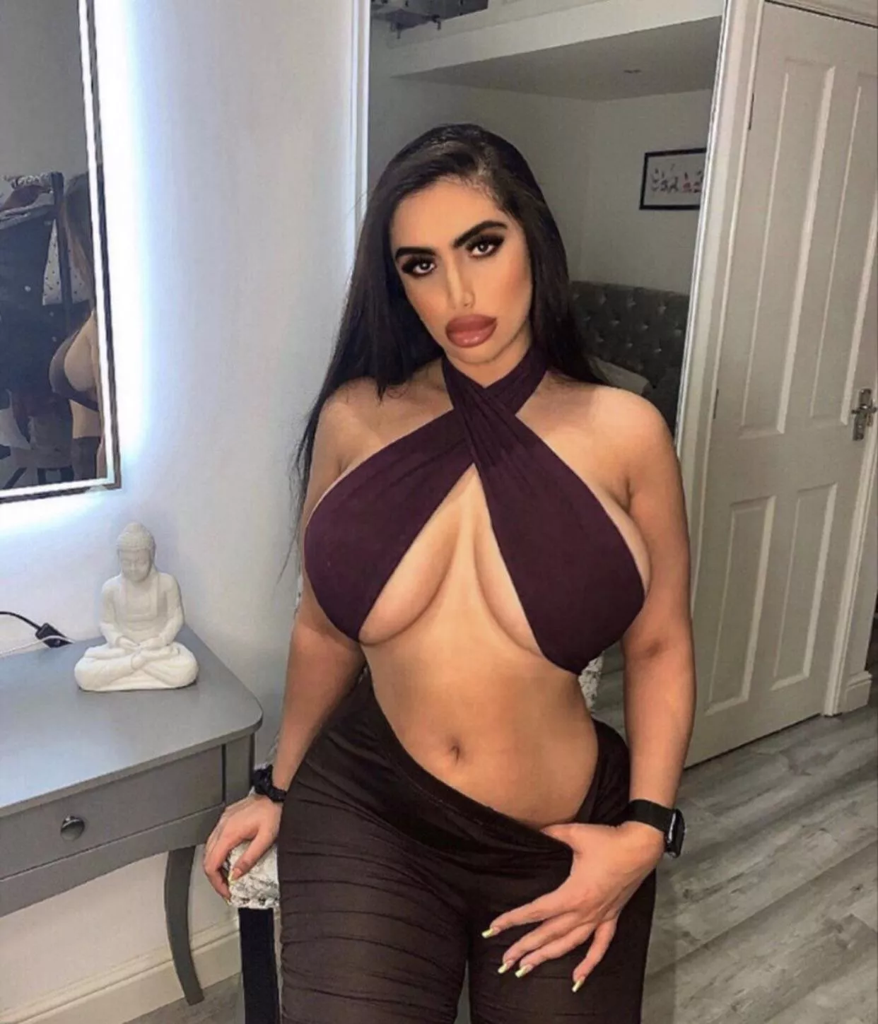 Bimbo fake and looking good Bimbo fake and looking good