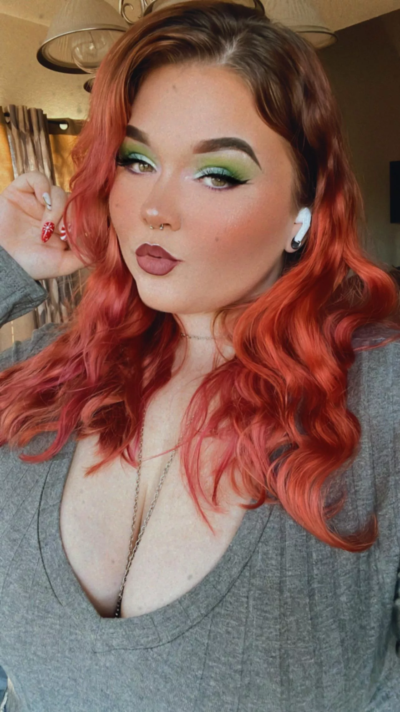 binge watching the witcher, anyone feel like chatting? 😌💚✨