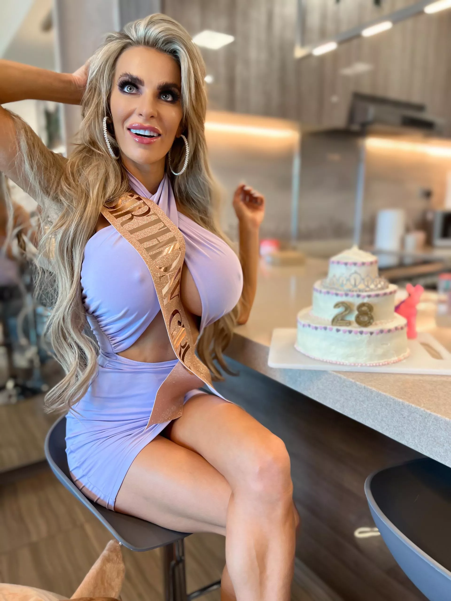 Birthday Bimbo 💋 Hi I’m New here 👋🏼