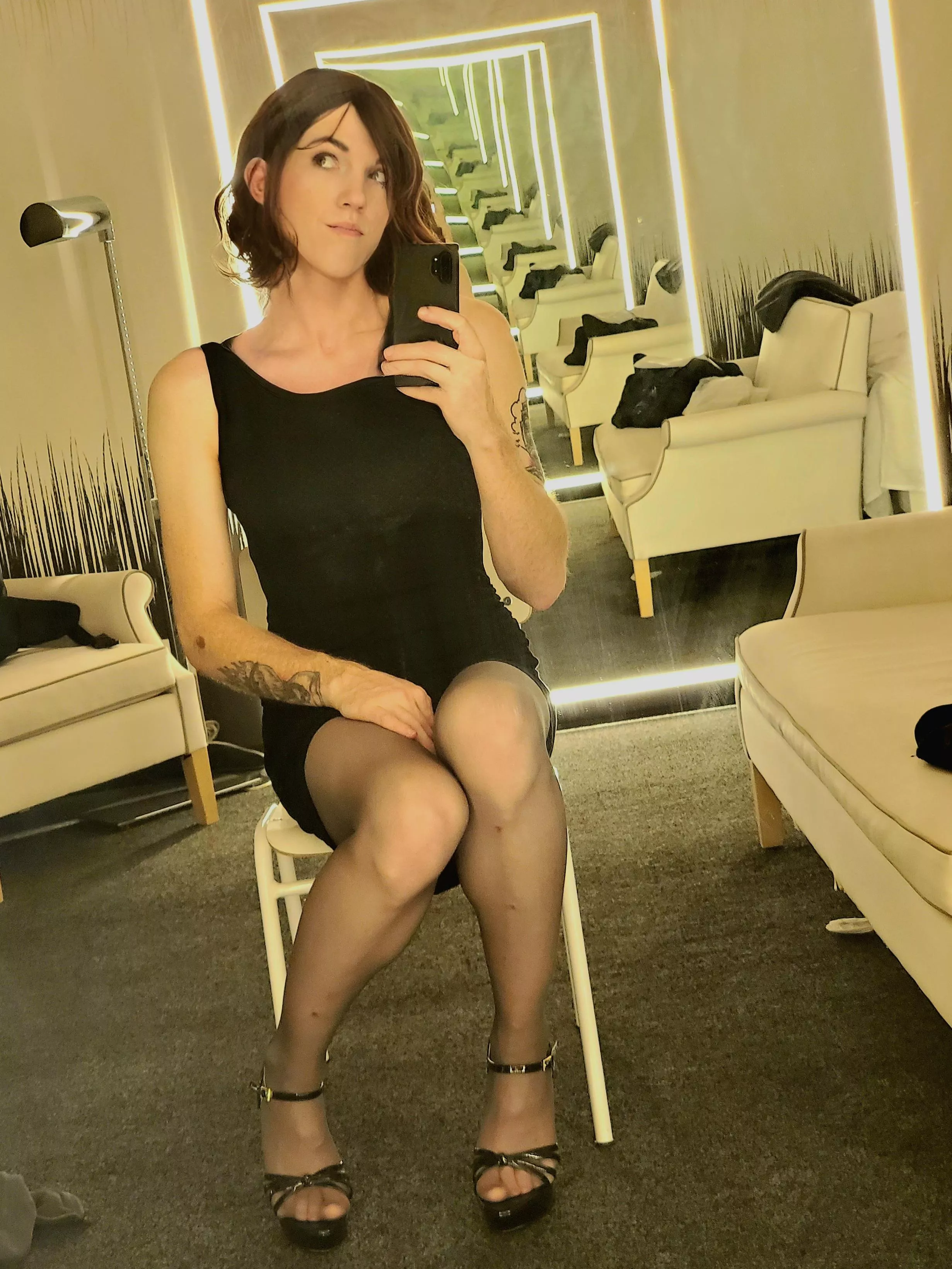 Birthday weekend starts now 💜💜💜 where are all my Las Vegas girls???