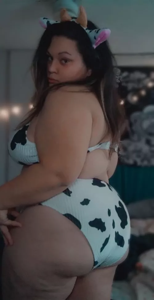 Bitch, I’m a cow 🐮💗 Bitch, I’m a cow 🐮💗