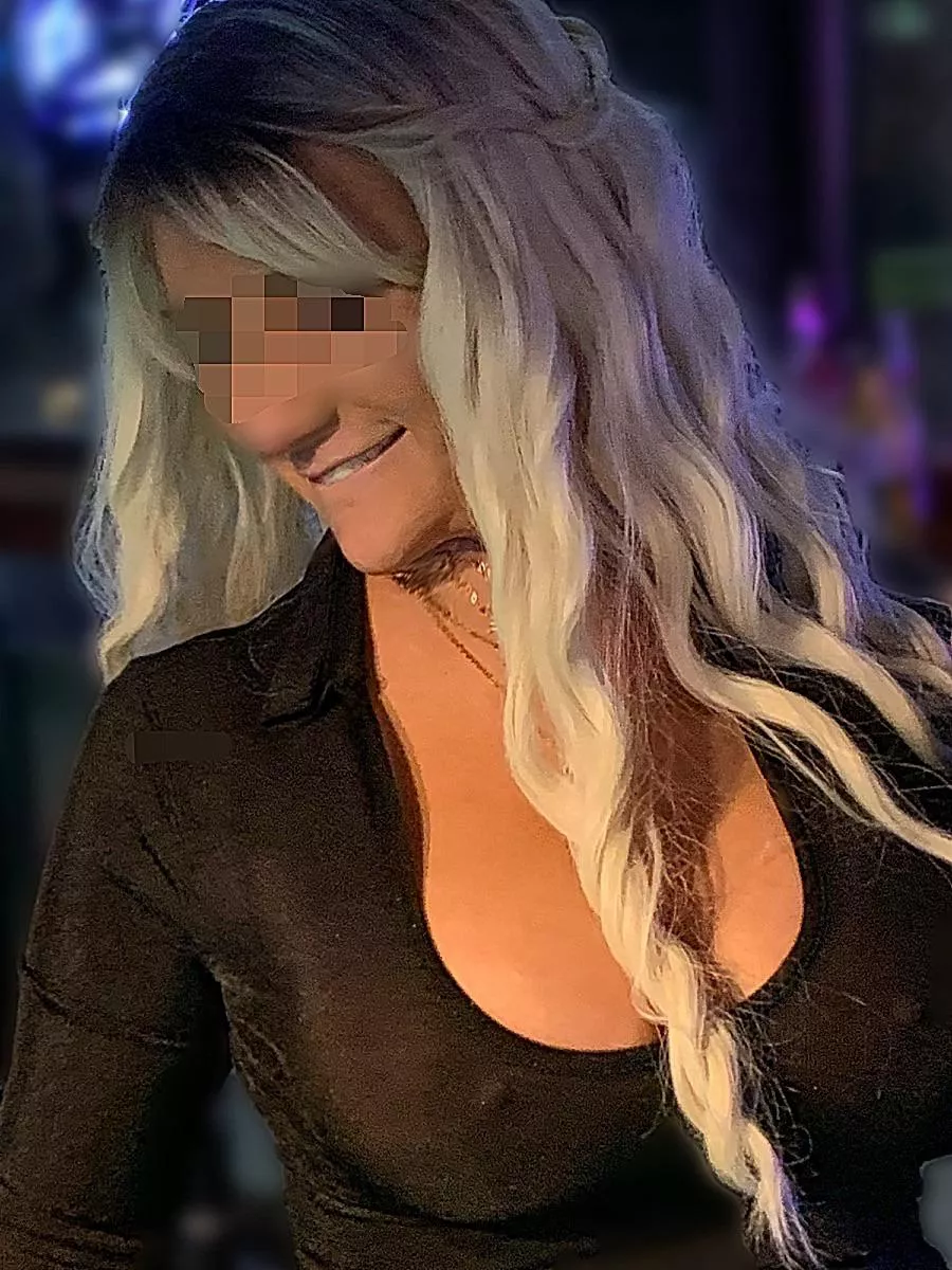 Biting my lip because I’m fantasizing of you covering my face and tits in your warm cum 😋 Biting my lip because I’m fantasizing of you covering my face and tits in your warm cum 😋