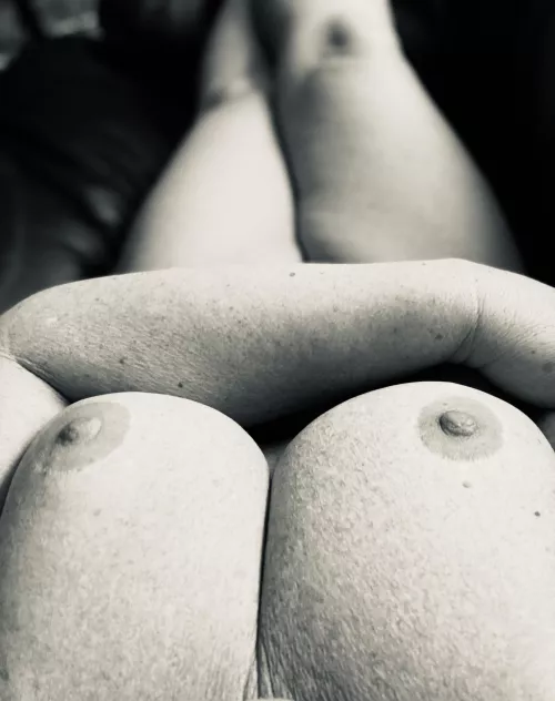 Black and white doesnβt hide my freckles (f)51