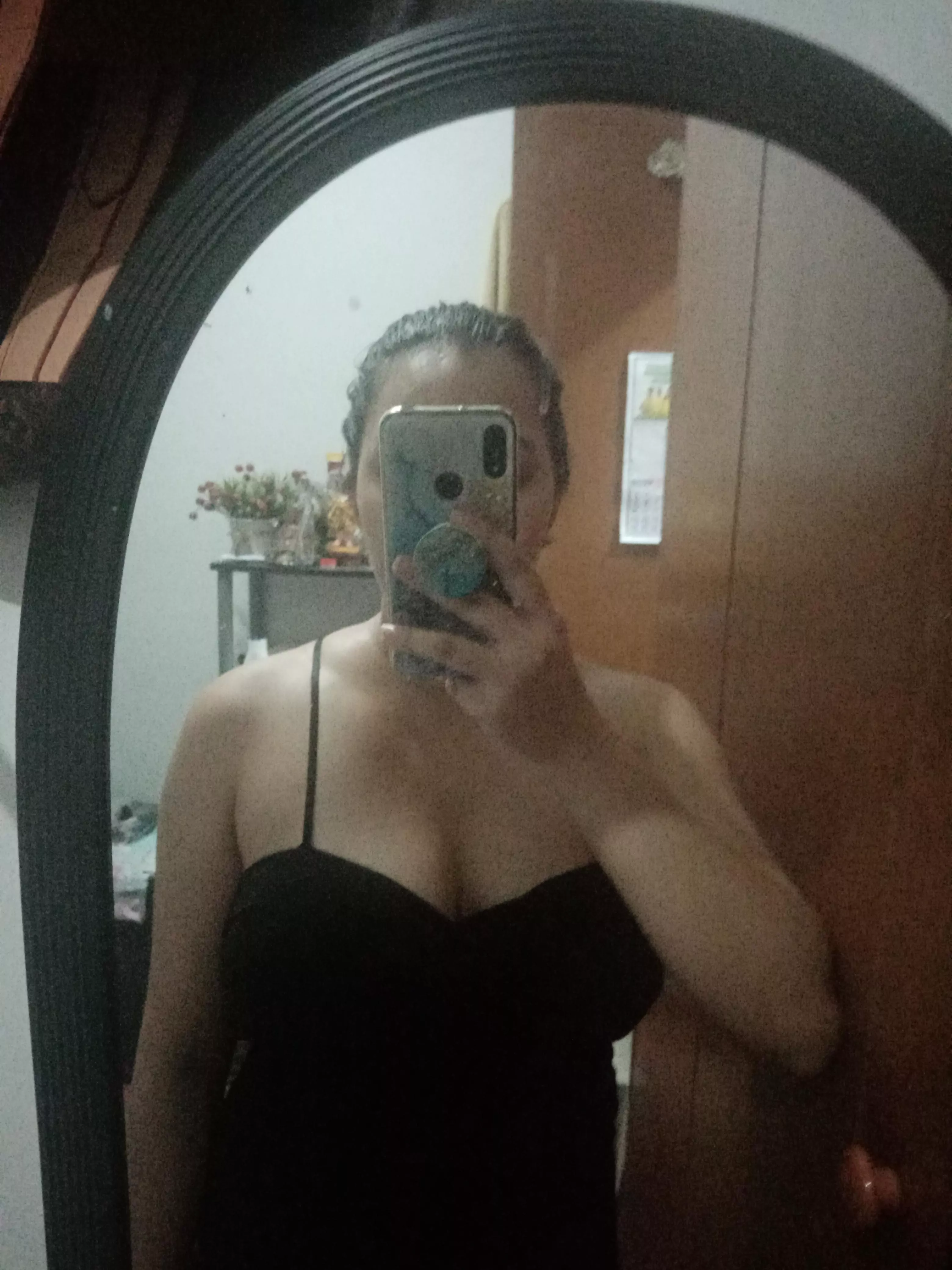 Black ððð (F) Black ððð (F)