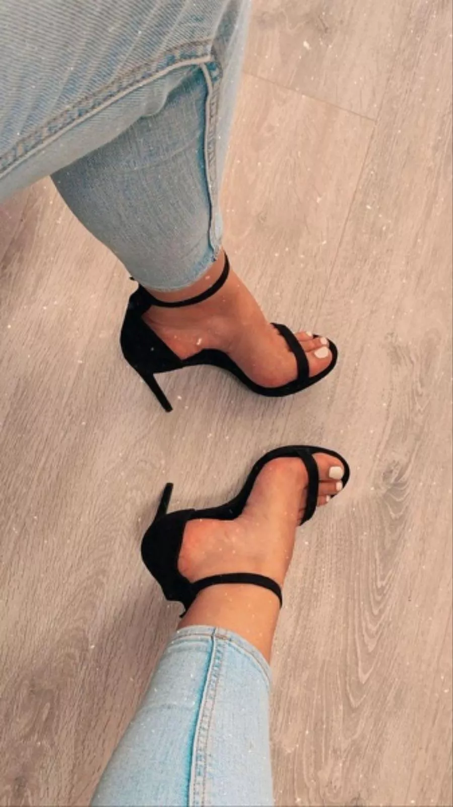 Black heels always a must to any wardrobe Black heels always a must to any wardrobe