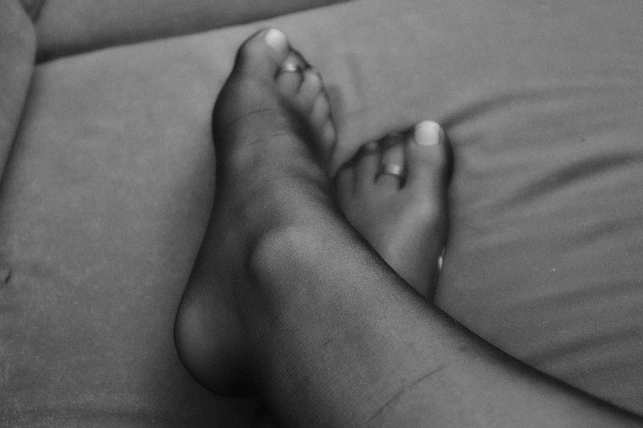 Black hose, white nails Black hose, white nails