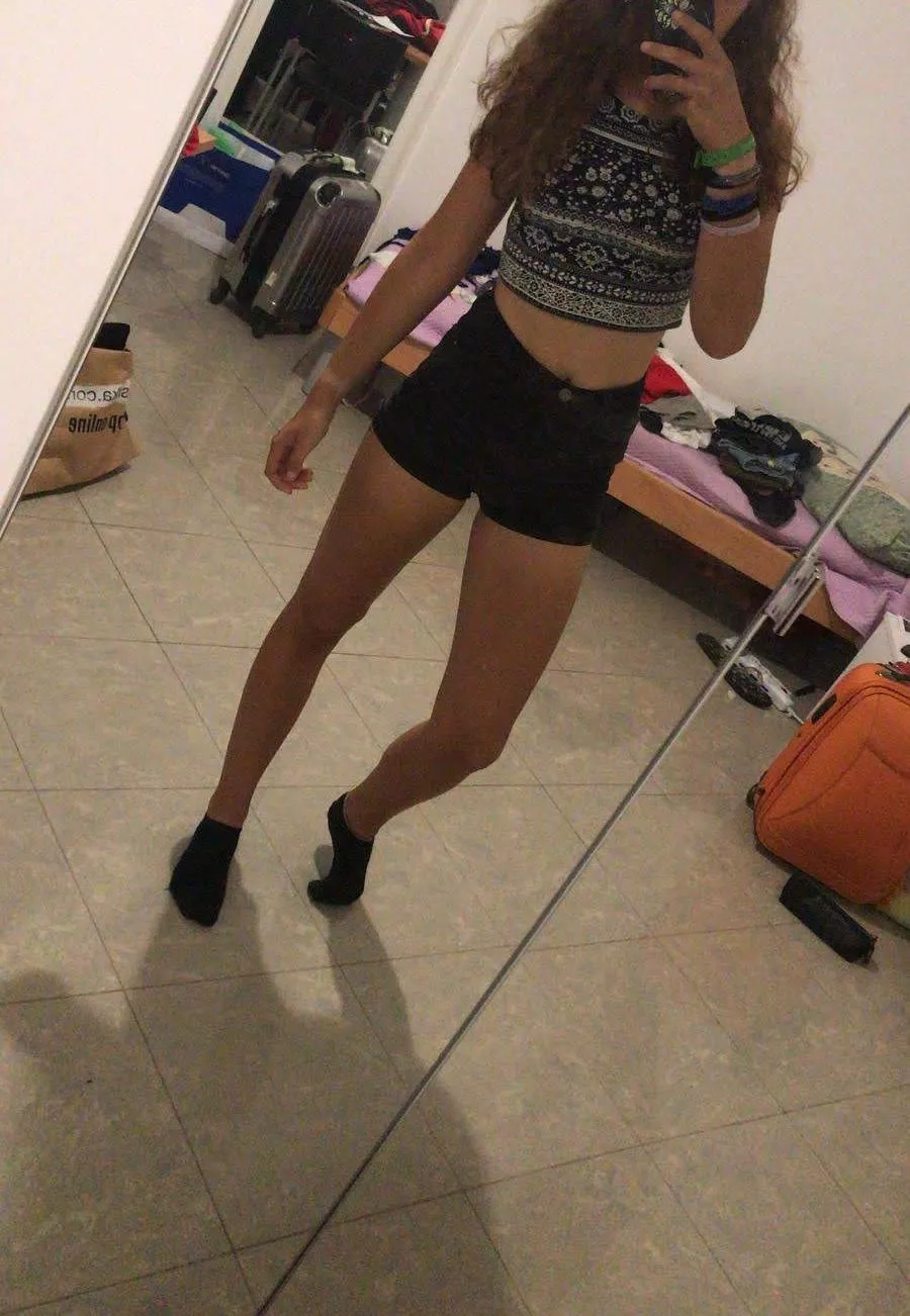 Black socks turn cocks hard😇