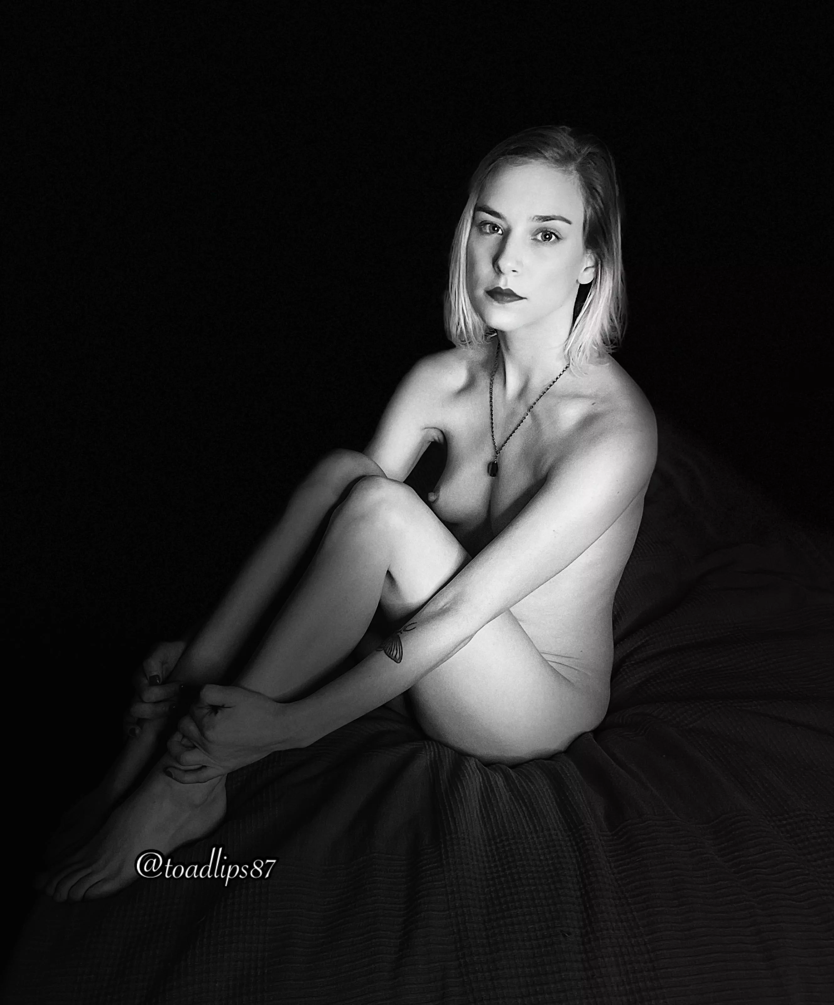 Black & white nude