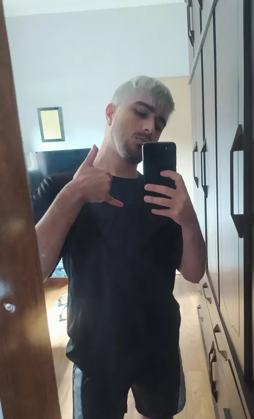 Bleached and toned my hair for the first time and kinda loved it