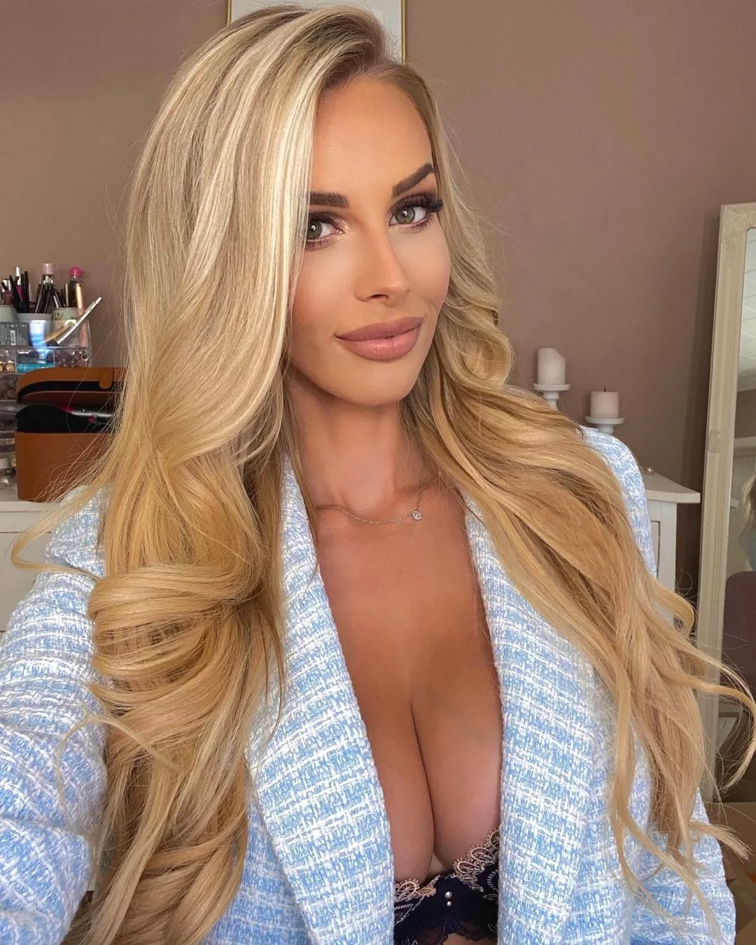 Blonde bimbo