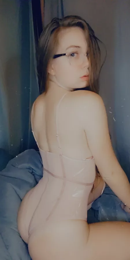 Blonde, busty & adorable 😘 Cum chat with me! (LINK IN COMMENTS!)