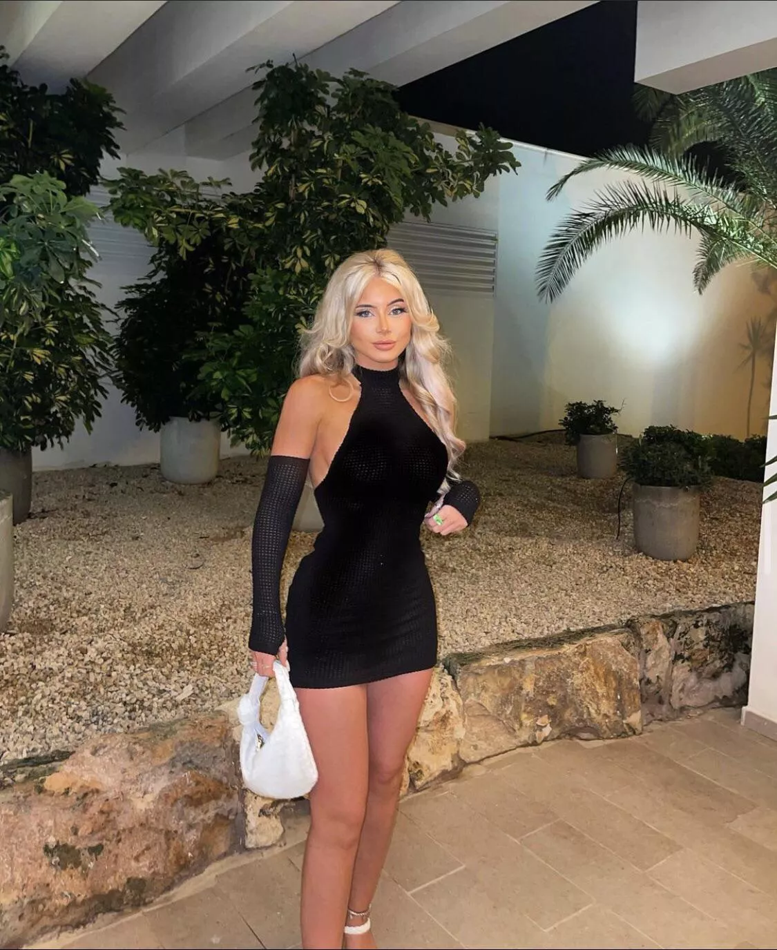 Blondes and black are a top tier combo Blondes and black are a top tier combo
