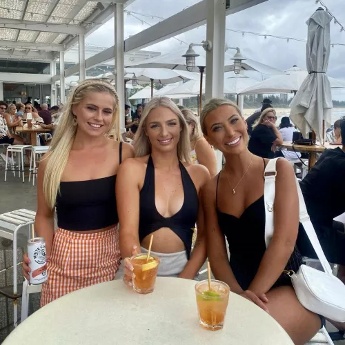 Blondes day out