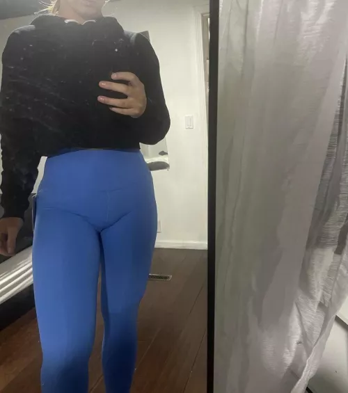 Blue fits me well Blue fits me well
