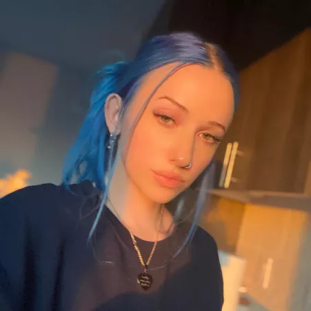 Blue haired hottie Blue haired hottie