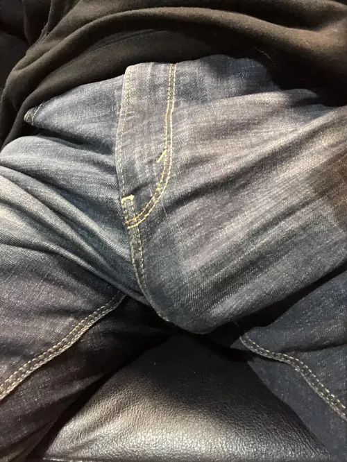 Blue Jean bulge ๐