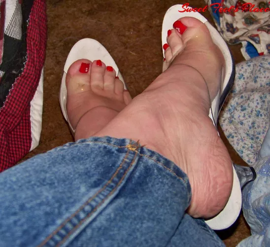 Blue jeans & Pleaser Lucite slides