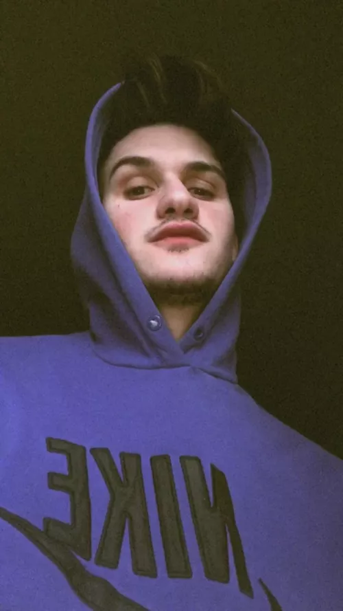 Blue Riding Hood ๐ (dm me if u wanna chat)