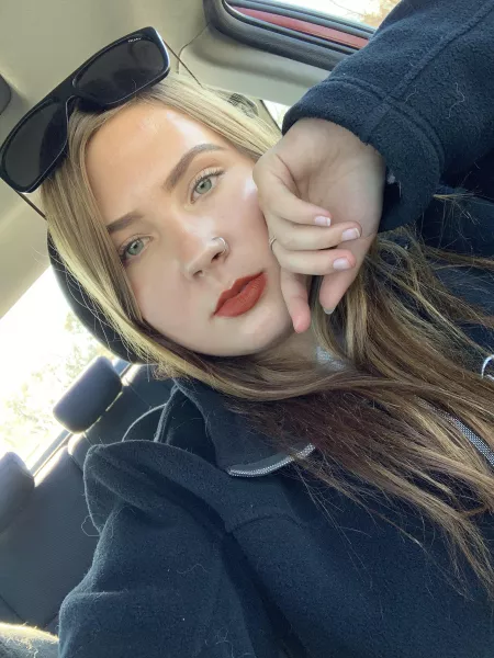 Bold lips anyone? Bold lips anyone?