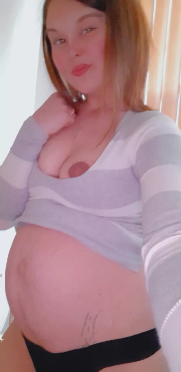 Boobies are so perky today 🤤🙊