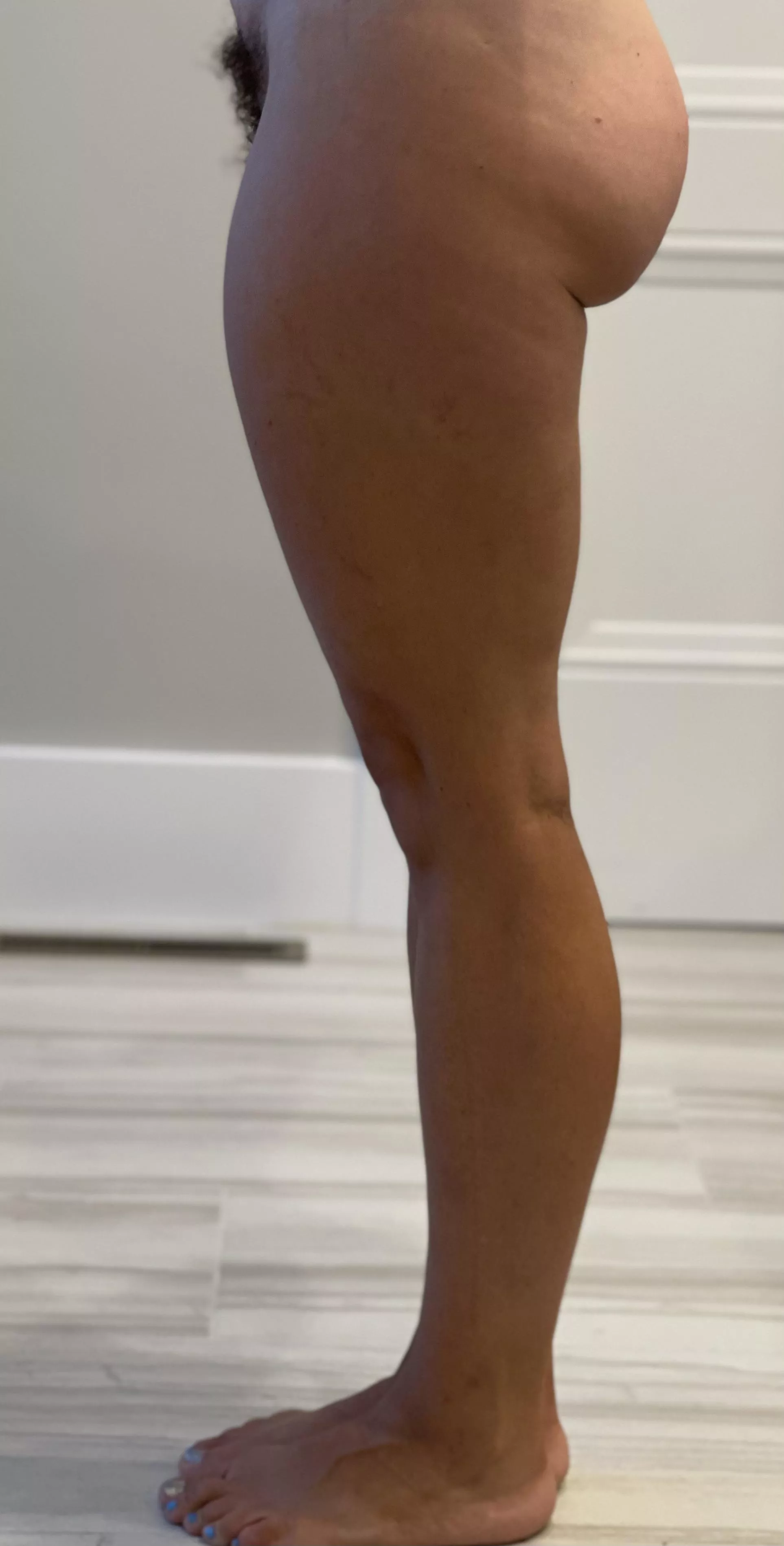 Booty, bush, thighs and other stuff…40 y/o mom of 5