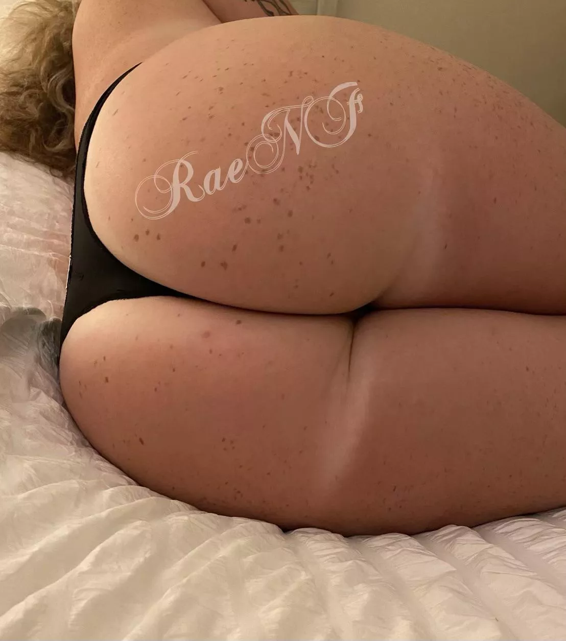 Booty freckles for you to count while we fuck 😝