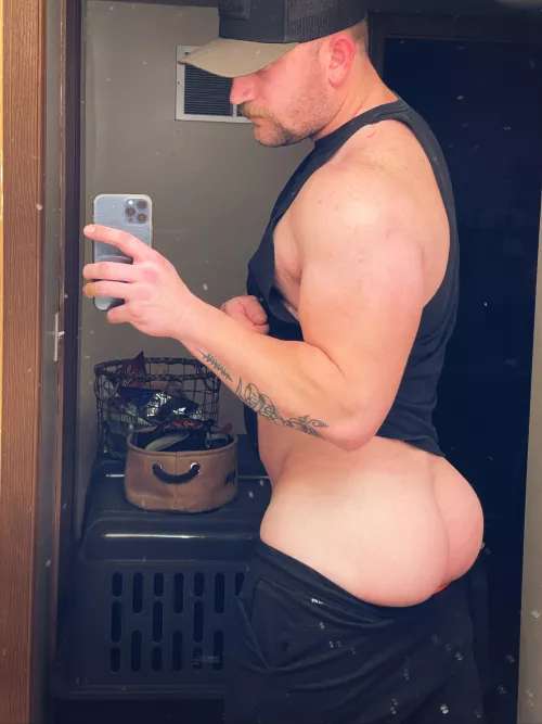 Booty pic kinda night π